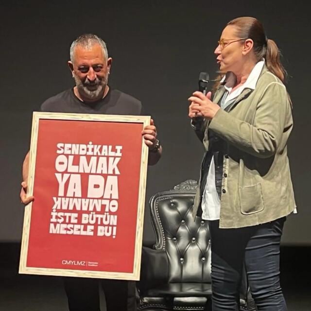 Cem Yılmaz gelirini bağışladı