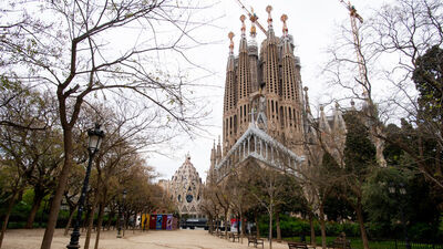 La Sagrada Familia'nın tamamlanması için tarih verildi