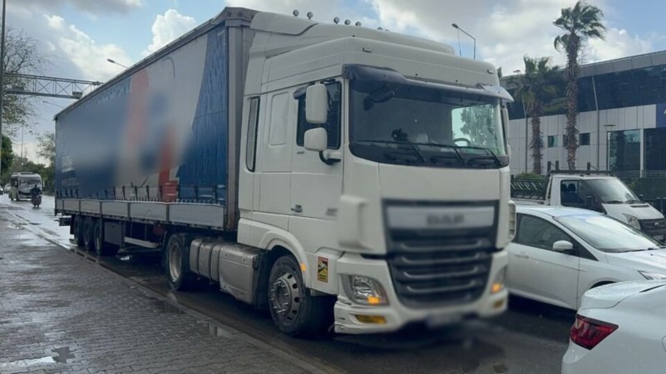 TIR ile çarpışan motosikletin sürücüsü öldü