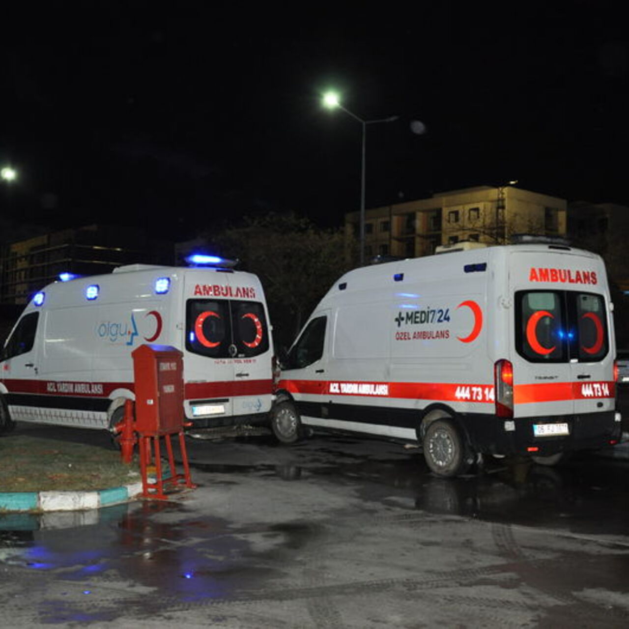 Mersin'de işçi servisi devrildi: 23 yaralı