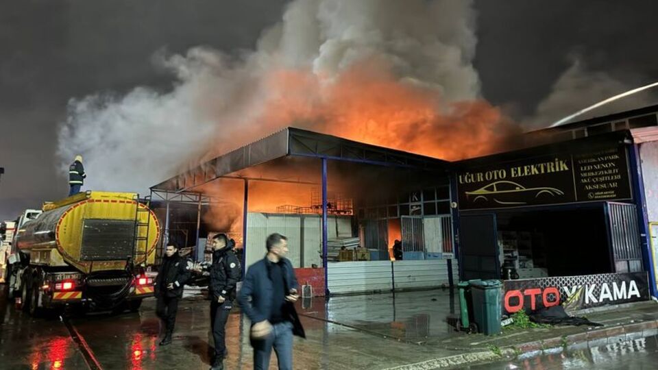 Sanayi sitesinde yangın!