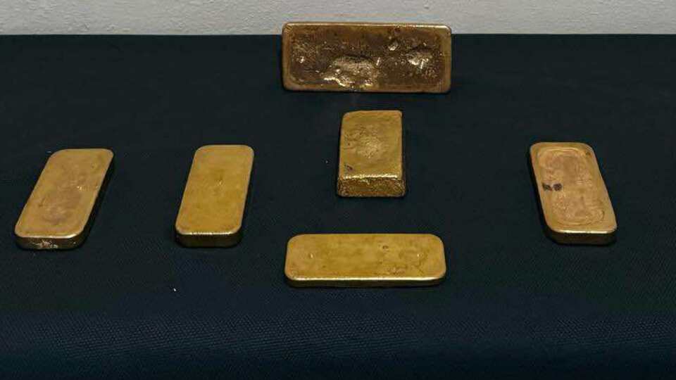 Araç motorundan külçe külçe altın çıktı