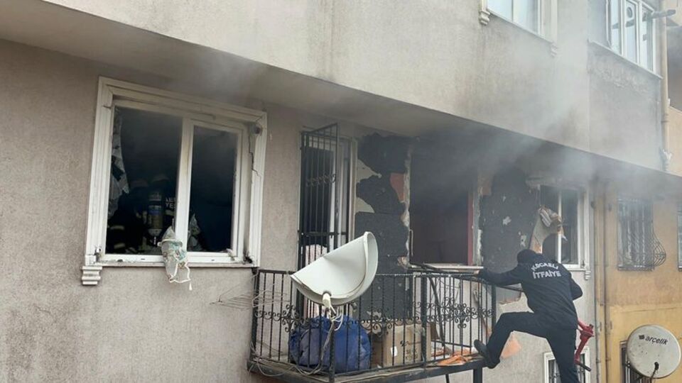 Evin mutfağında patlama: 4 kişi dumandan etkilendi