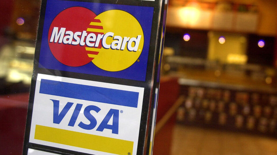 Visa ve Mastercard kredi kartı ücretlerini sınırlayacak