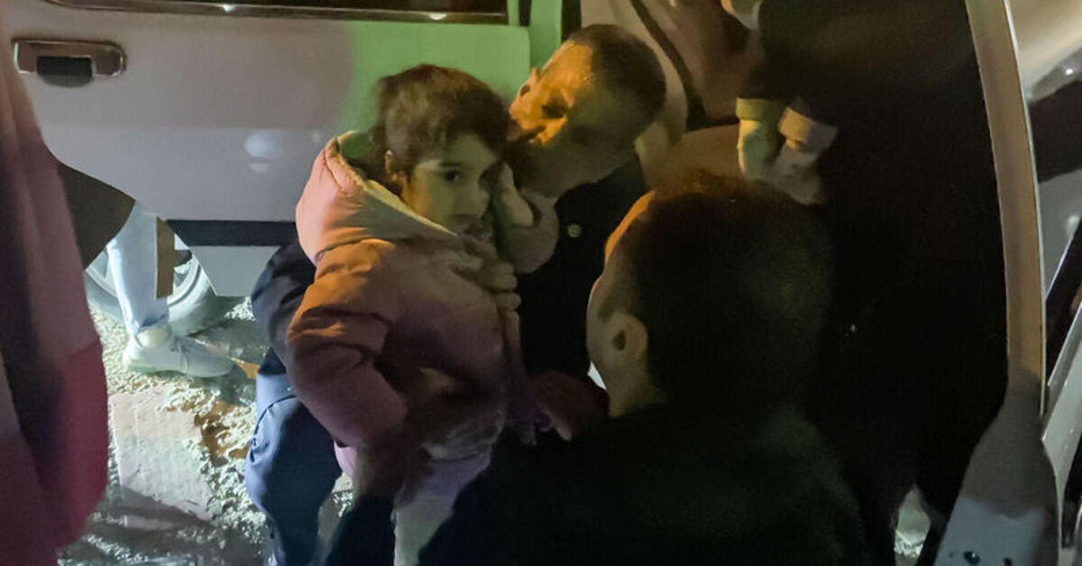 Le député Keleş d’Elazığ sauve un enfant étouffé par des bonbons