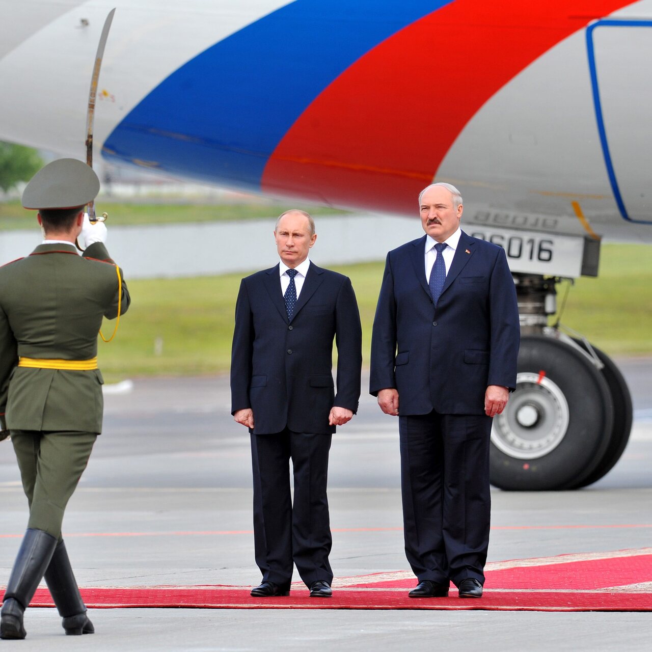 Lukaşenko: Putin'le tam bir gün uyumadık
