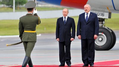 Lukaşenko: Putin'le tam bir gün uyumadık