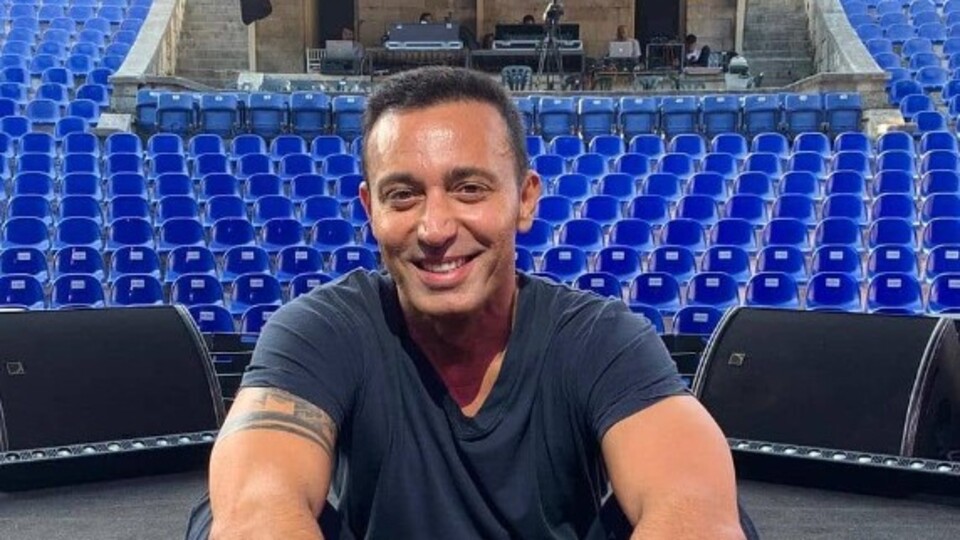 Mustafa Sandal kimdir, kaç yaşındadır?