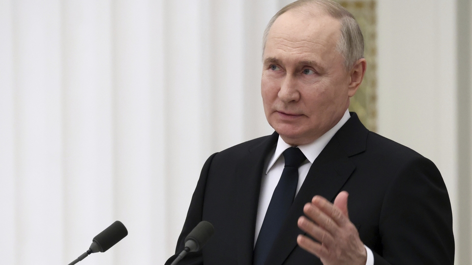 Putin'den Ukrayna'ya verilecek F-16'lara yönelik uyarı