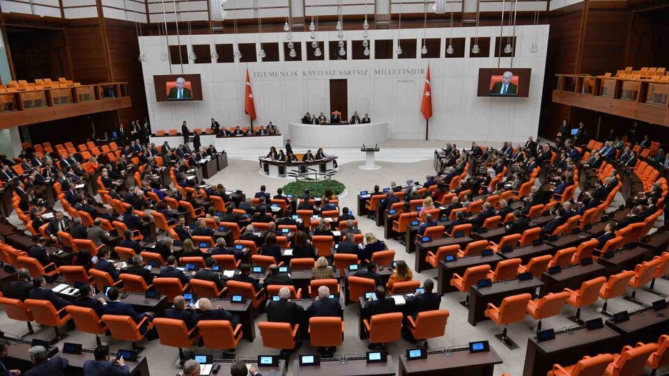 Milletvekilleri kaç yılda emekli olur?