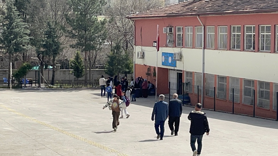 Okulda kimyasal gaz paniği