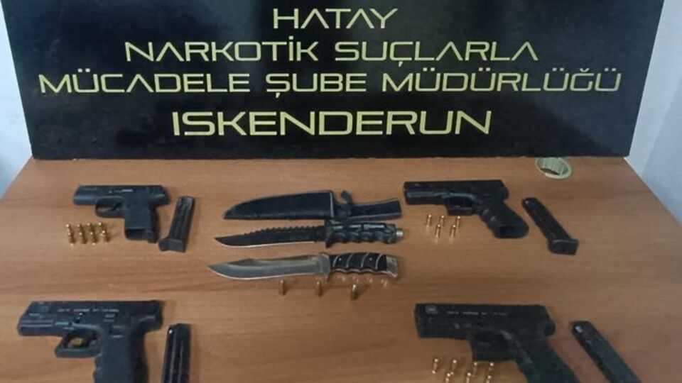 İskenderun'da 4 ruhsatsız tabanca ele geçirildi