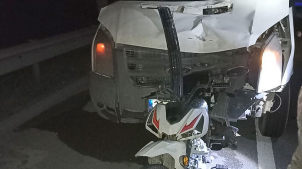 Kamyonetin çarptığı motosikletli öldü