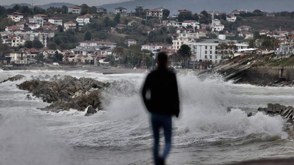 Karadeniz'de sağanak, toz taşınımı ve çığ tehlikesi uyarısı