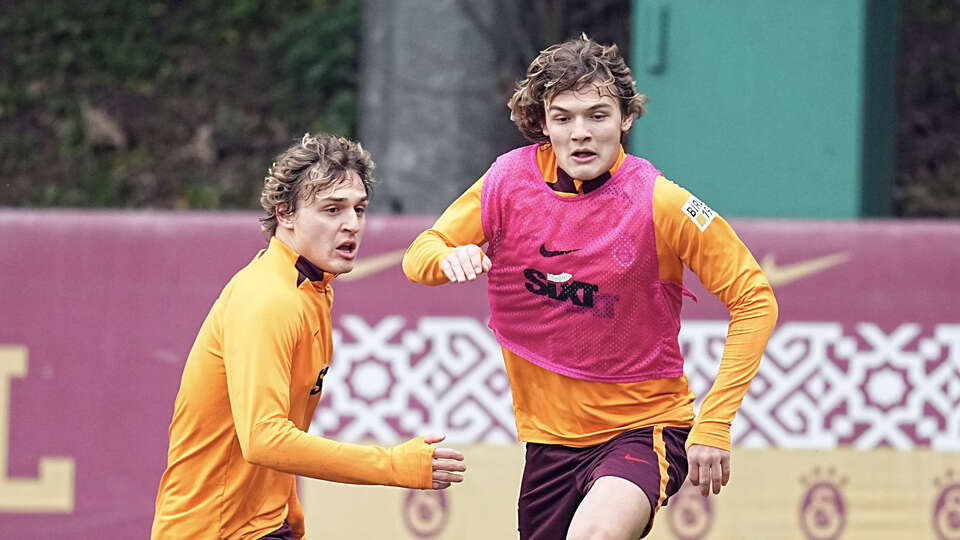 Efe kalıyor, Hamza gidiyor!