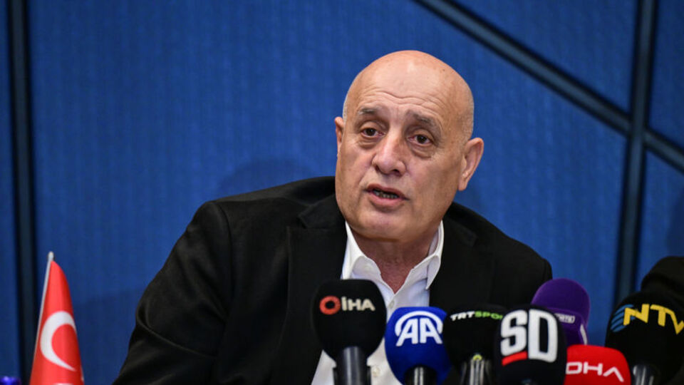 "Büyükekşi'nin istifası için deklarasyon önerdim"