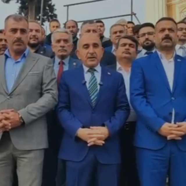MHP'li adaydan rakiplere baklava