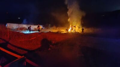 Azot yüklü tanker şarampole devrilip patladı