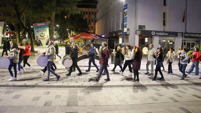 30 öğretmen sahurda davul çaldı