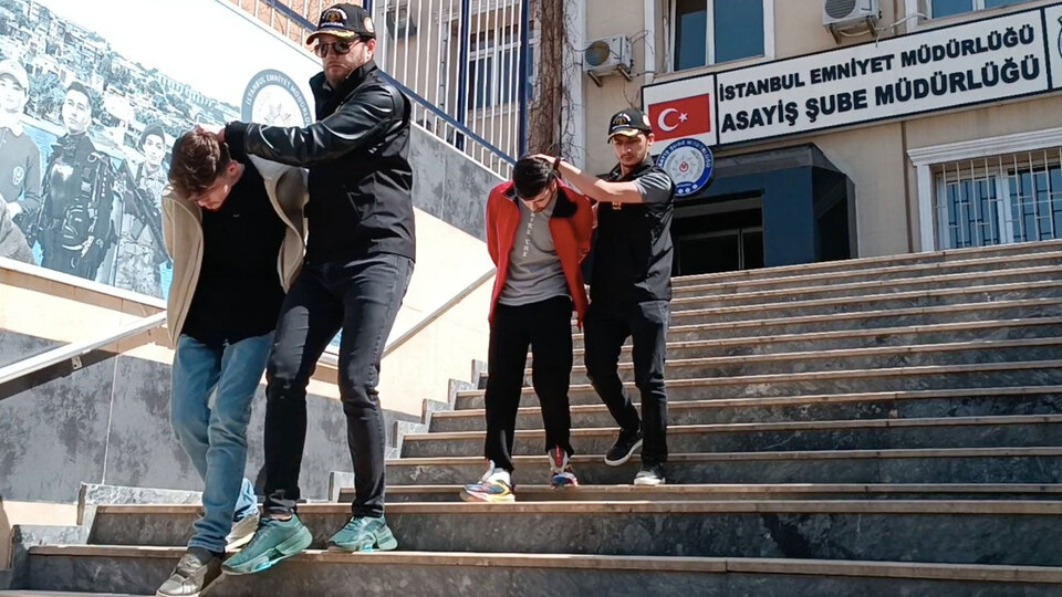 İstanbul'da akılalmaz gasp! Genç kızı arabayla kaçırdılar!