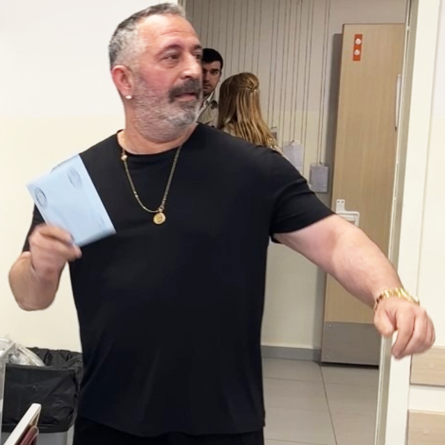 Ünlüler oylarını kullandı