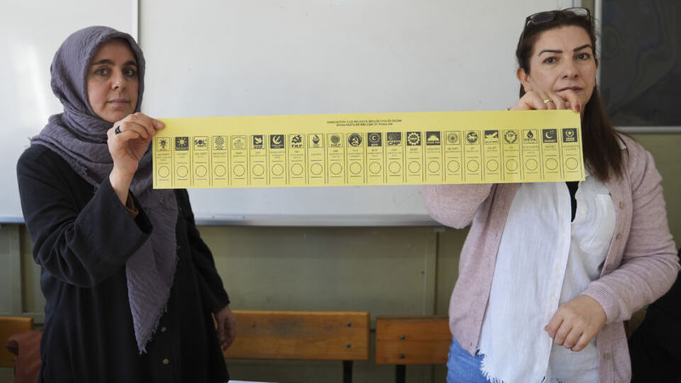 En uzun oy pusulası megakentte