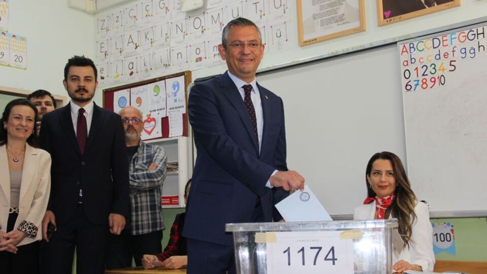 Özgür Özel'den zafer konuşması