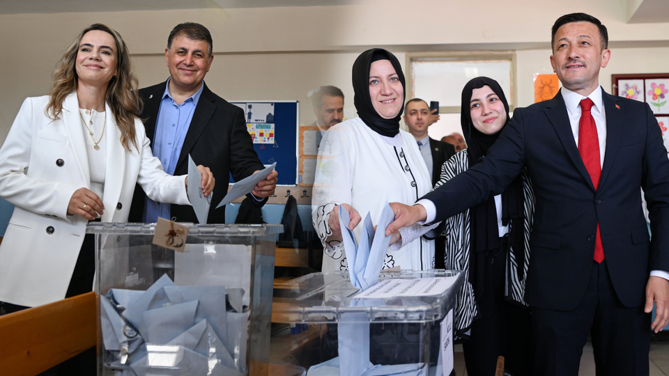 İzmir'de hangi aday önde?