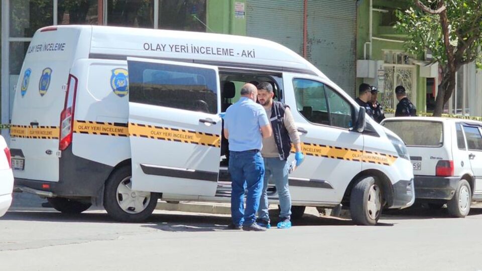 Vahşet! Anne ve oğlunu öldürdü