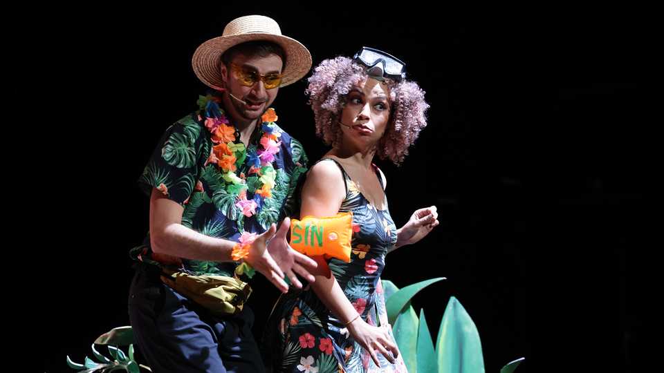 'Pat Pat Patara' son 2 oyunla İş Sanat'ta