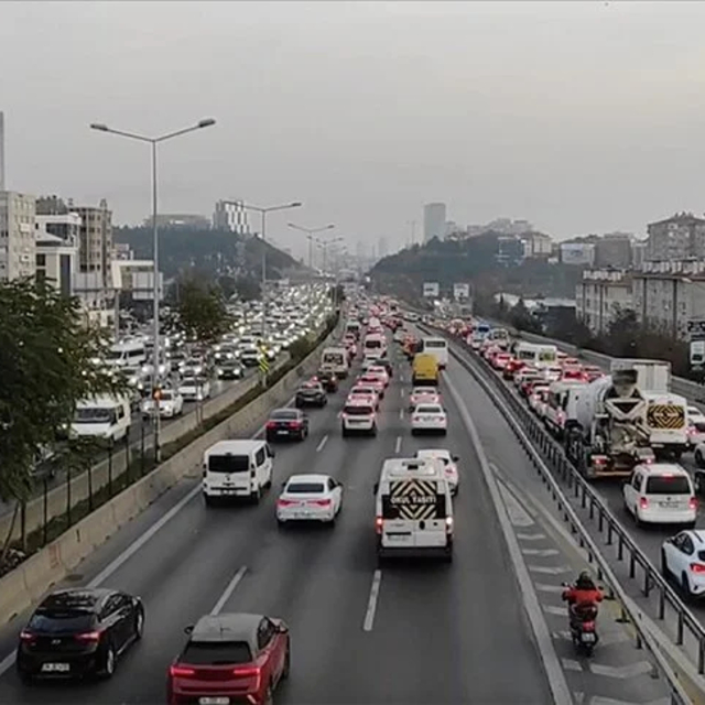 İstanbul'da trafik yoğunluğu yüzde 80'e çıktı