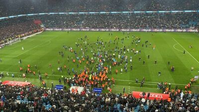 Trabzonspor'a 6 maç saha kapatma cezası verildi