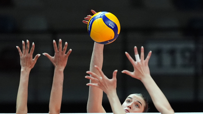 Voleybolda yarı final heyecanı sürüyor
