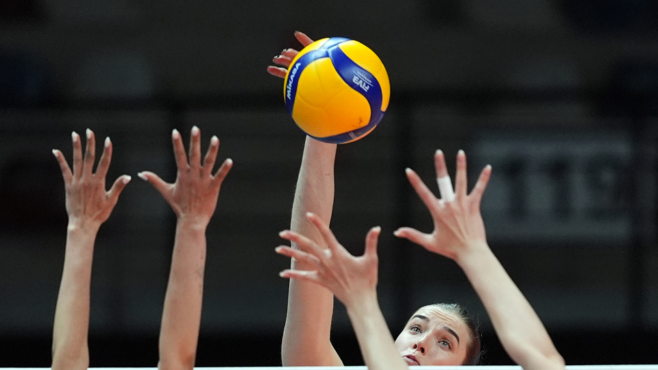 Voleybolda yarı final heyecanı sürüyor