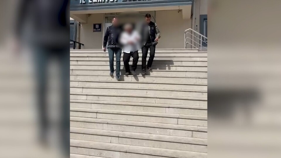 Kedileri besleyen komşularını vurdu