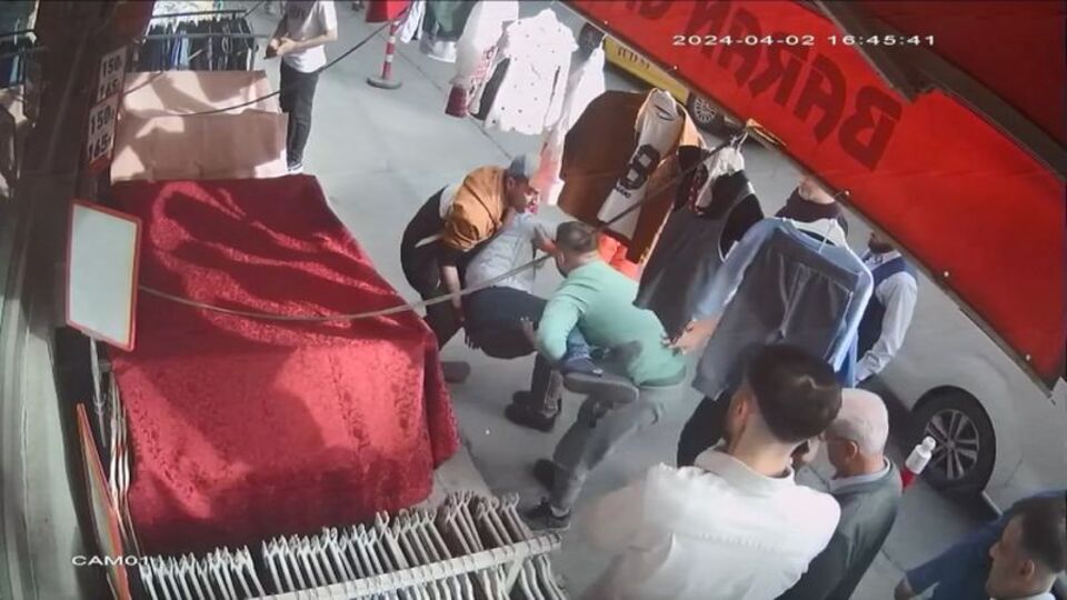 İstanbul'da yaşandı! Sokakta kurşun yağmuru!