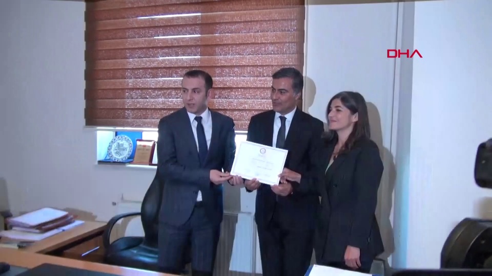 Abdullah Zeydan mazbatasını aldı