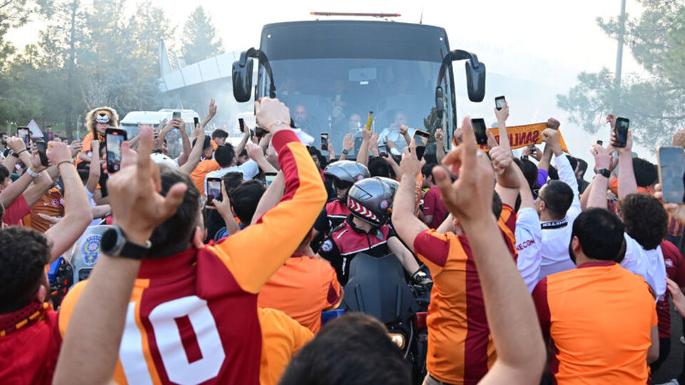 G.Saray'a Urfa'da coşkulu karşılama!