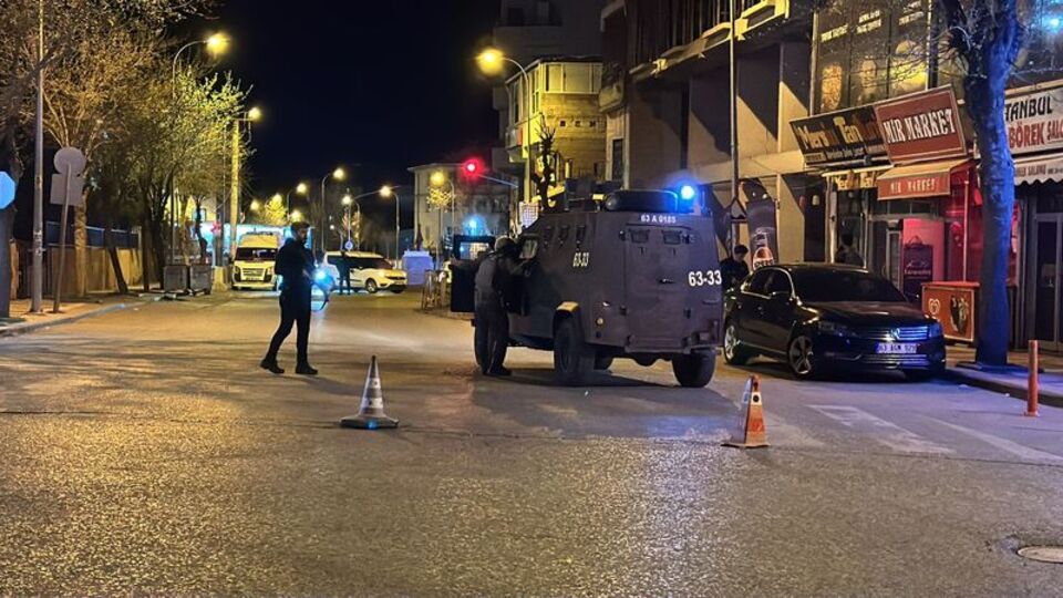 Yorgun mermiler iki kişiyi yaraladı
