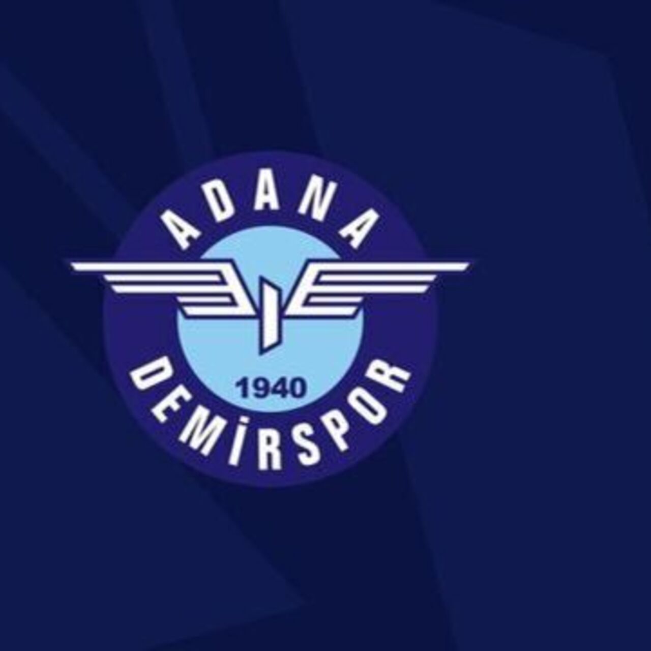 Адана Демирспор лого. Adana Demirspor логотип с зелеными крыльями. Демир лого.