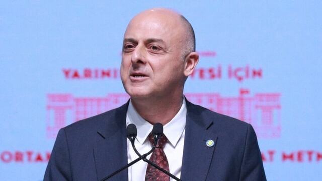 Ümit Özlale İYİ Parti'den istifa etti