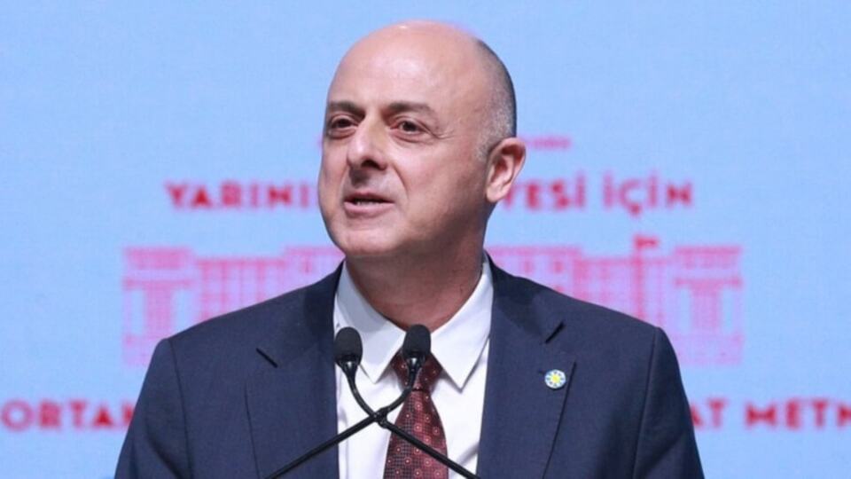 Ümit Özlale İYİ Parti'den istifa etti