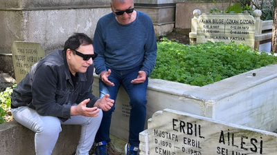 Aile mezarlığını ziyaret etti