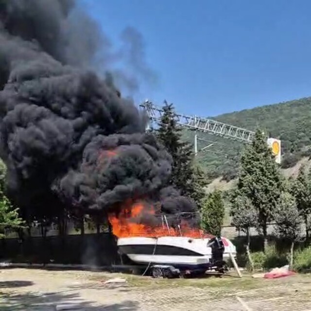 45 bin dolarlık tekne alev alev yandı