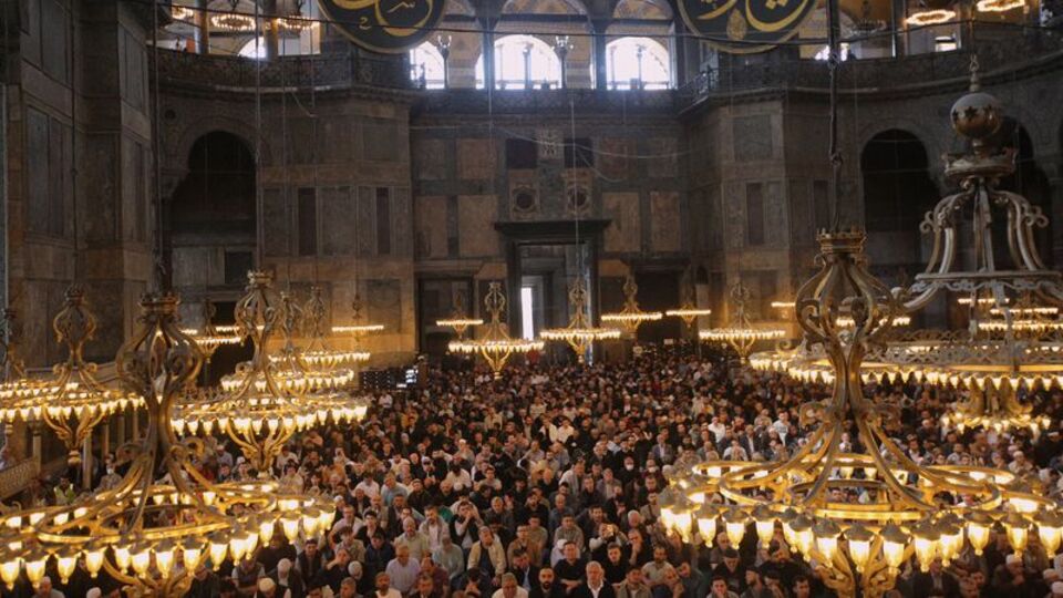 Bayram namazı kılındı... Camiler doldu taştı