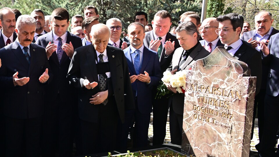 Devlet Bahçeli'den Meral Akşener'e çağrı