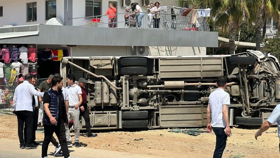 Antalya'da feci kaza! 29 yaralı