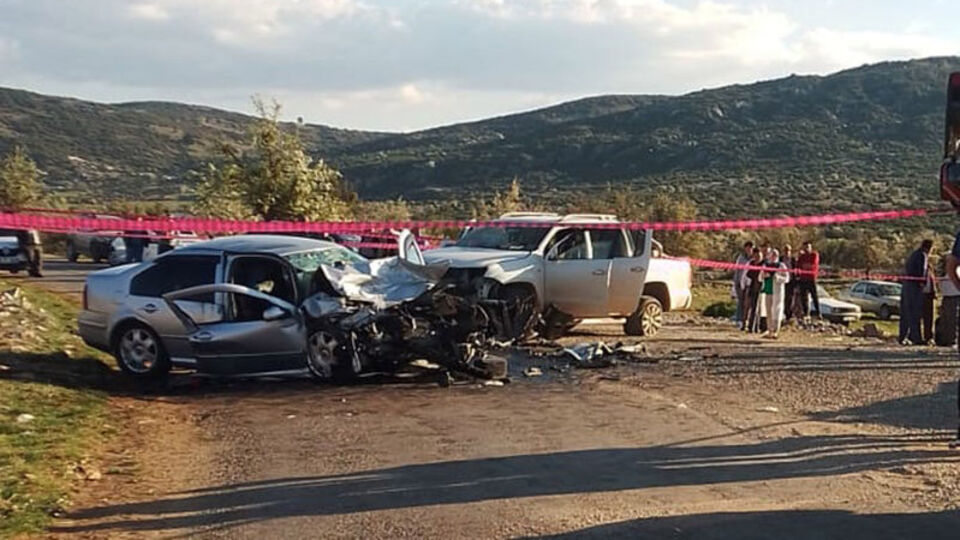 Denizli'de feci kaza: karı-koca öldü, 4 kişi yaralandı