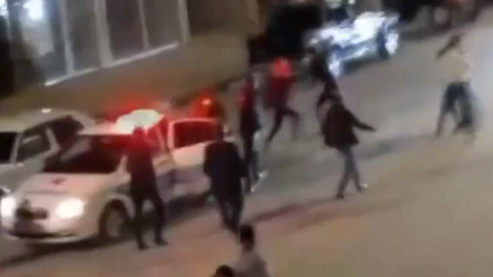 İki grup arasında 'yol vermeme' kavgası: 3 yaralı, 6 gözaltı