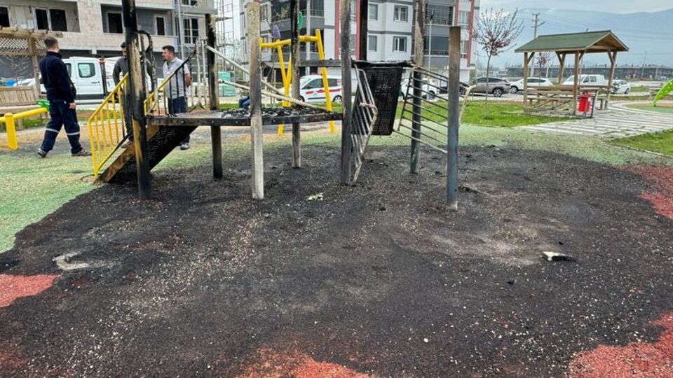 Bolu Belediyesi'nin yaptığı park kundaklandı